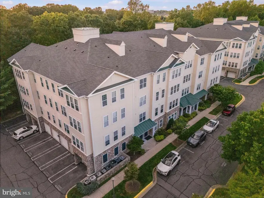 300 High Gables Dr #305, Gaithersburg, MD 20878 - #2