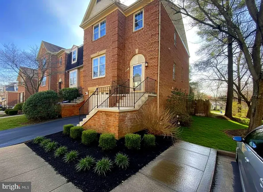 10101 Galsworthy Pl, Bethesda, MD 20817 - #2