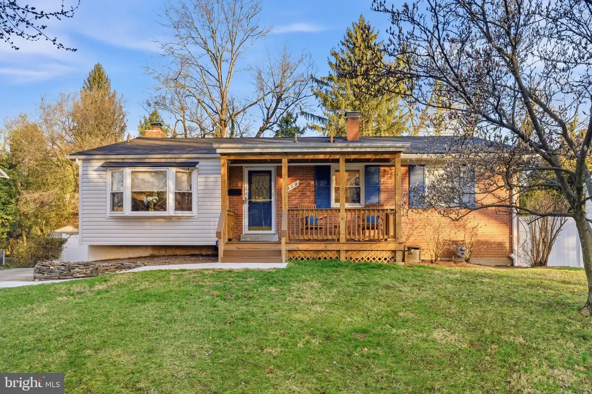 5609 Pier Dr, Rockville, MD 20851 - #1