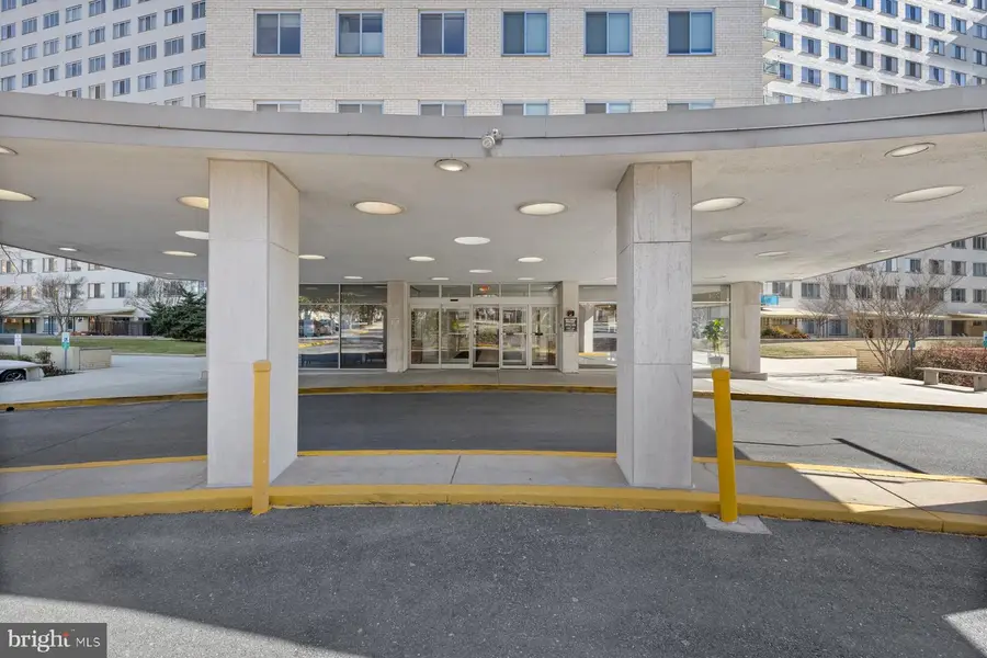 10201 Grosvenor Pl #923, Rockville, MD 20852 - #3