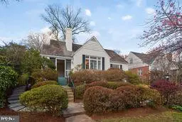 402 Dale Dr, Silver Spring, MD 20910 - #2