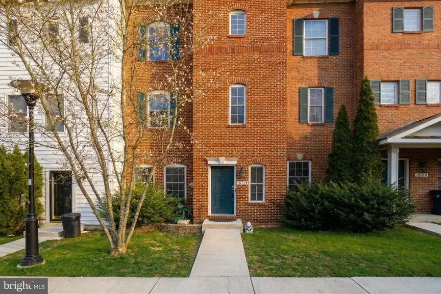 18721 Falling River Dr, Gaithersburg, MD 20879 - #2
