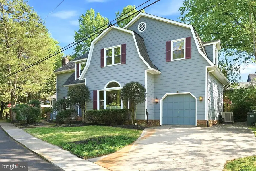 49 Wellesley Cir, Glen Echo, MD 20812 - #2