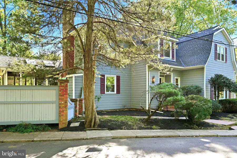 49 Wellesley Cir, Glen Echo, MD 20812 - #3