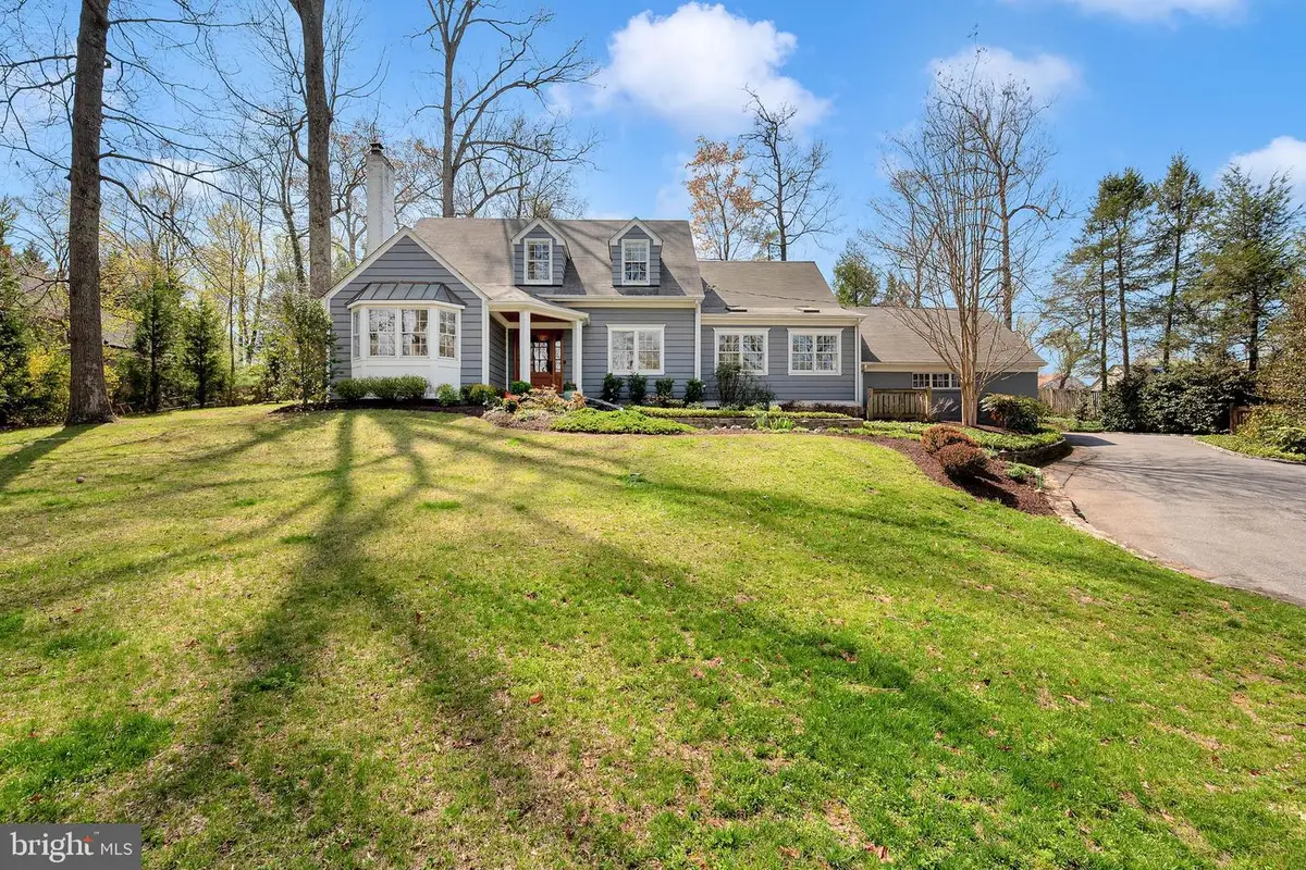 9218 Aldershot Dr, Bethesda, MD 20817 - #1