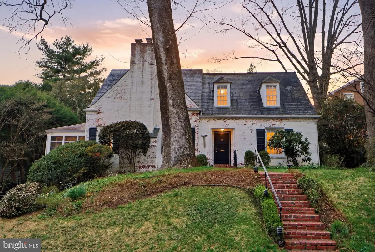 5216 Farrington Rd, Bethesda, MD 20816 - #1