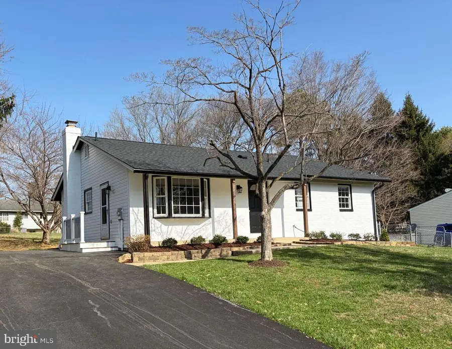 24320 Log House Rd, Gaithersburg, MD 20882 - #2