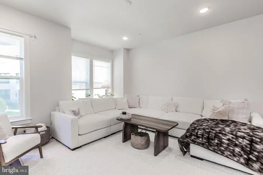 565 Shorthorn Way, Rockville, MD 20850 - #3