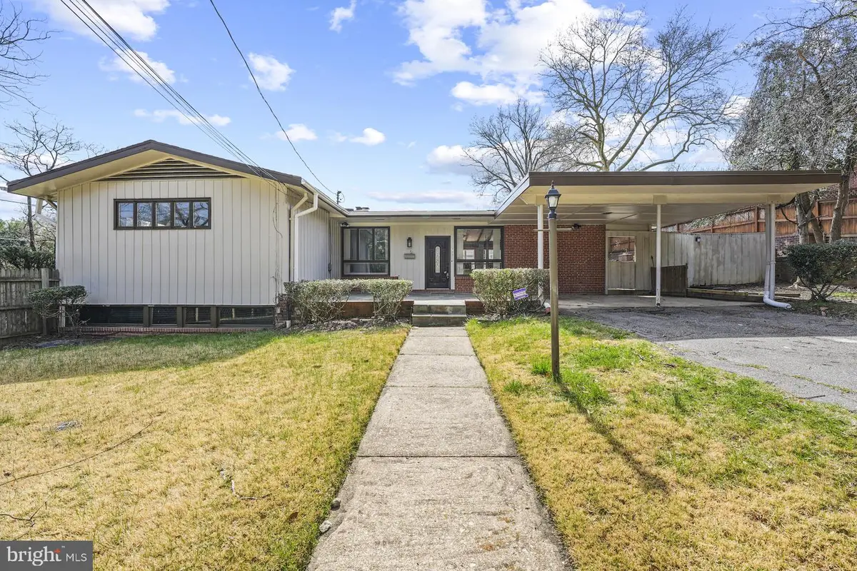 700 Greyrock Dr, Silver Spring, MD 20910 - #1