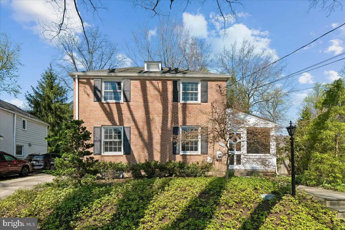 7910 Kentbury Dr, Bethesda, MD 20814 - #1