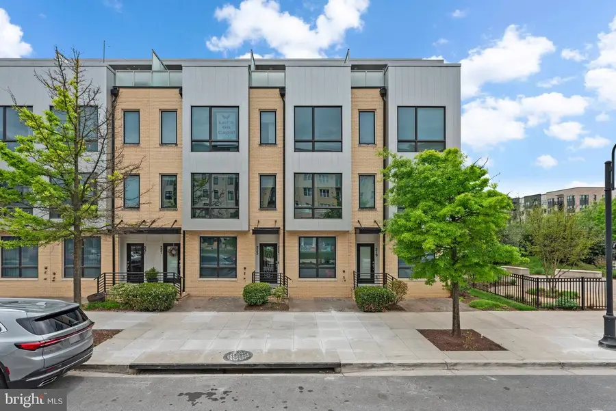 223 Crown Park Ave, Gaithersburg, MD 20878 - #2