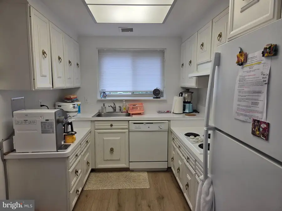 3411 S Leisure World Blvd #90-e, Silver Spring, MD 20906 - #2