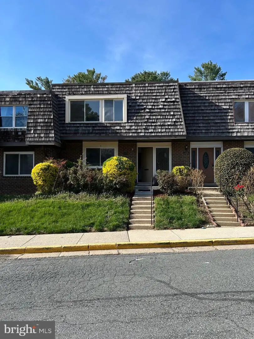 322 W Deer Park Rd #2-c, Gaithersburg, MD 20877 - #1