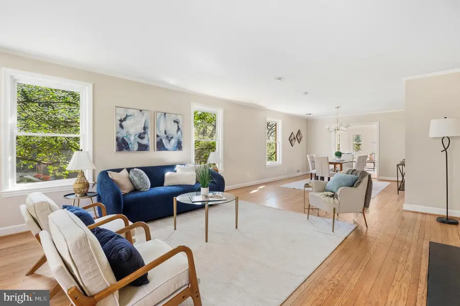 5523 Uppingham St, Chevy Chase, MD 20815 - #2