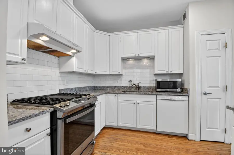 8439 Bells Ridge Ter, Potomac, MD 20854 - #3