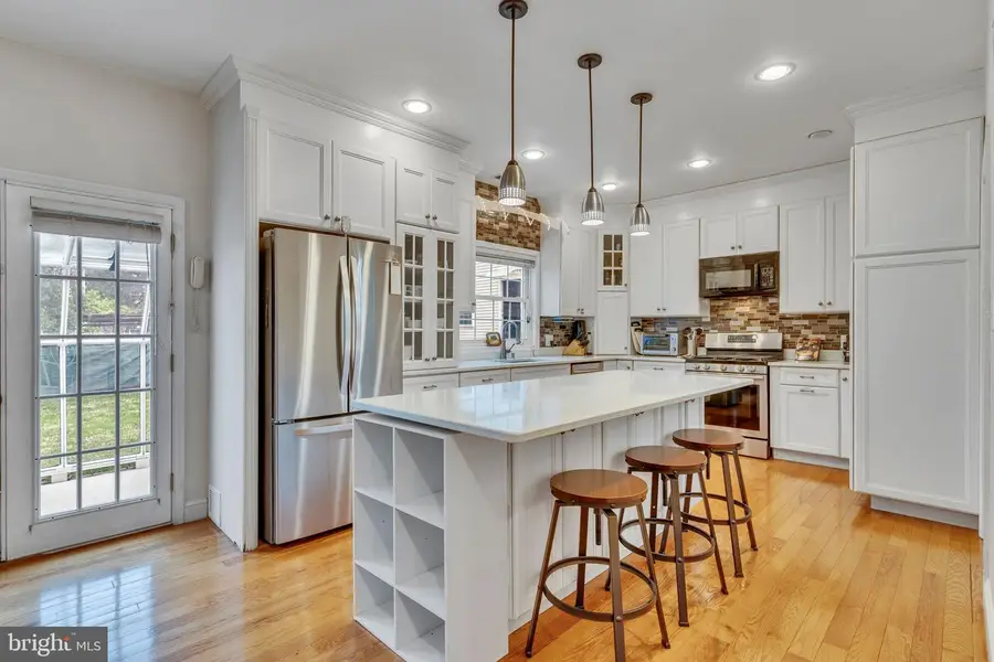 4 Burgundy Ct, Rockville, MD 20850 - #2