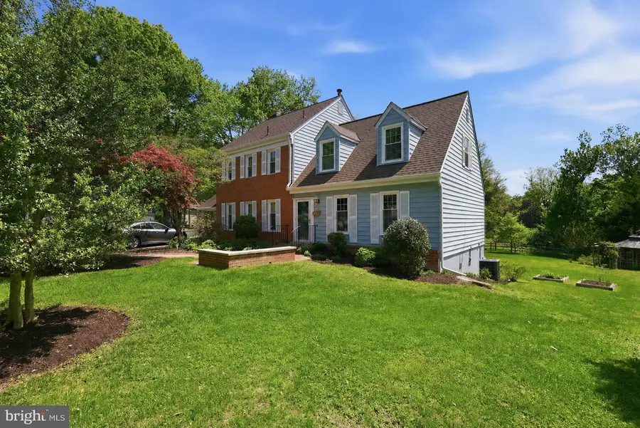 7 Pitt Ct, Rockville, MD 20850 - #3