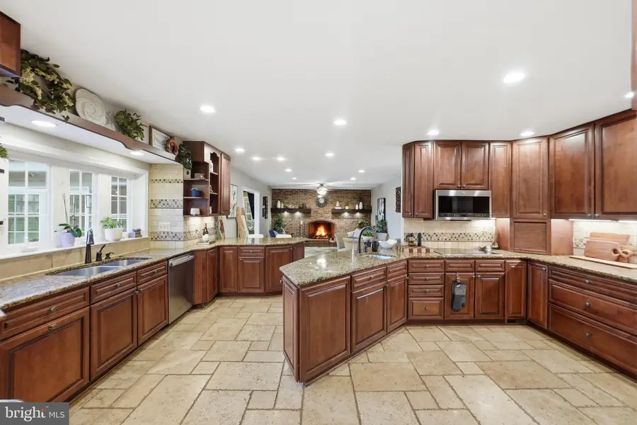 19450 James Creek Ct, Brookeville, MD 20833 - #3