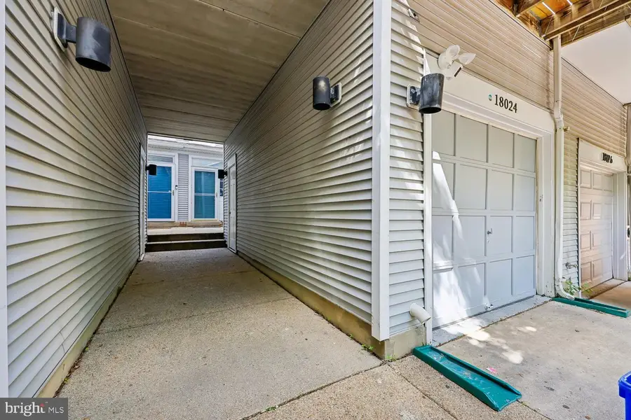 18026 Royal Bonnet Cir, Montgomery Village, MD 20886 - #3