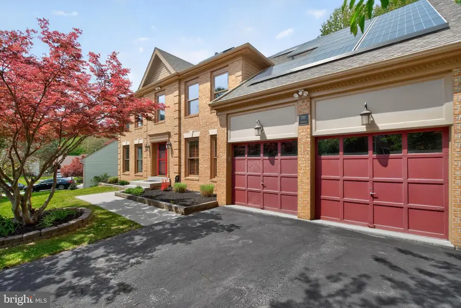 713 Brandon Green Dr, Silver Spring, MD 20904 - #2