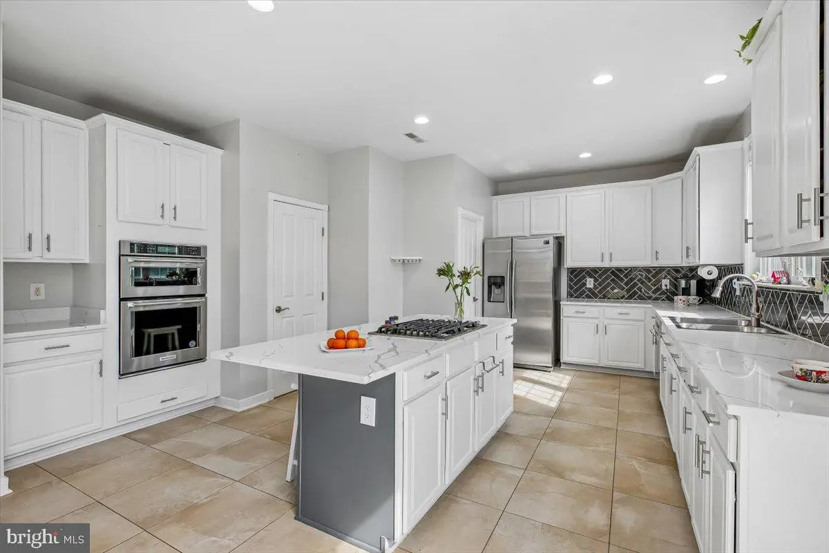10610 Outpost Dr, North Potomac, MD 20878 - #1