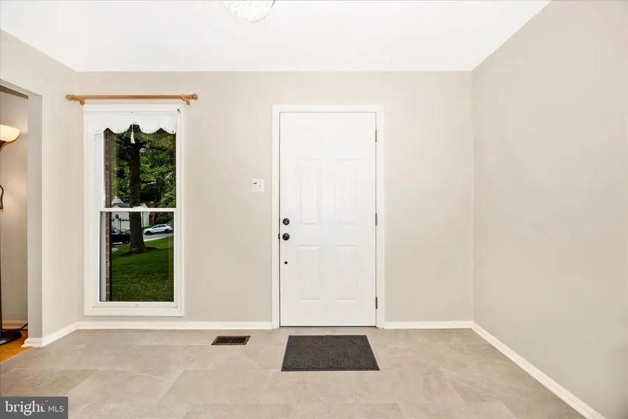 2433 Henslowe Dr, Rockville, MD 20854 - #3