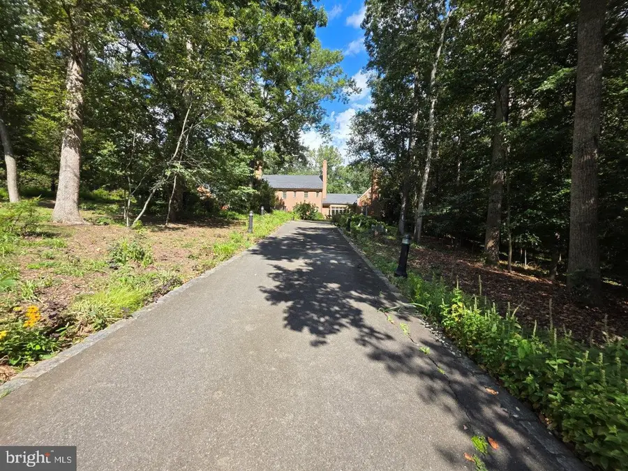 19 Piney Glen Ct, Potomac, MD 20854 - #3