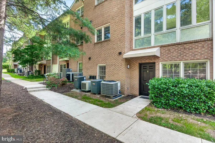 5700 Brewer House Cir #t3-11, Rockville, MD 20852 - #3