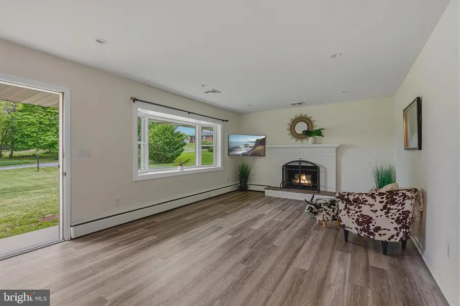 10316 Sunset Dr, Damascus, MD 20872 - #2