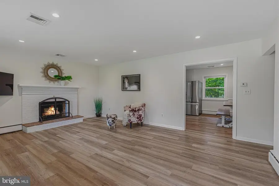 10316 Sunset Dr, Damascus, MD 20872 - #3