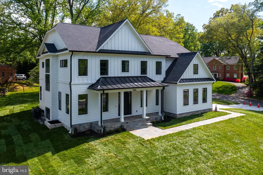 7604 Charleston Dr, Bethesda, MD 20817 - #2