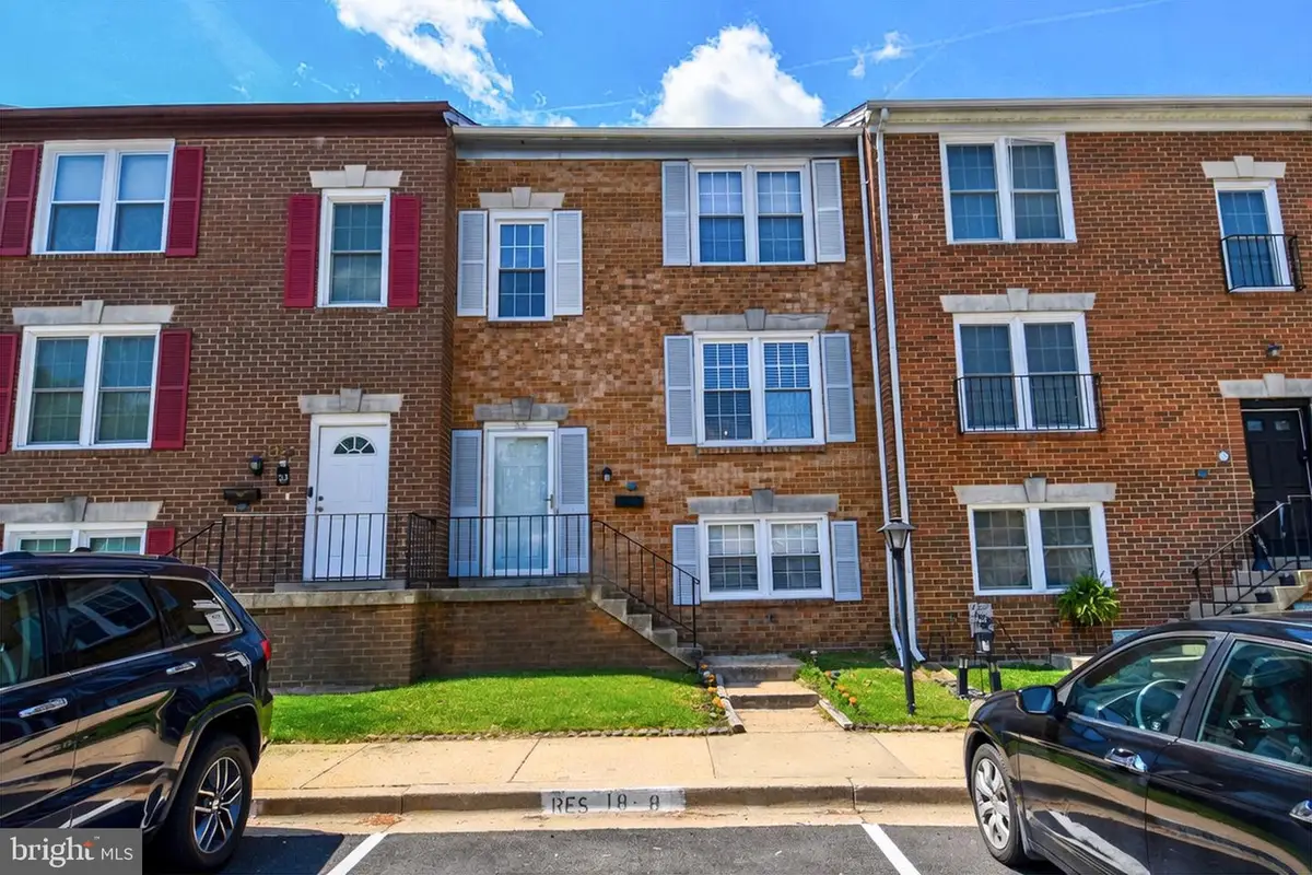 35 County Ct #18-8, Gaithersburg, MD 20878 - #1