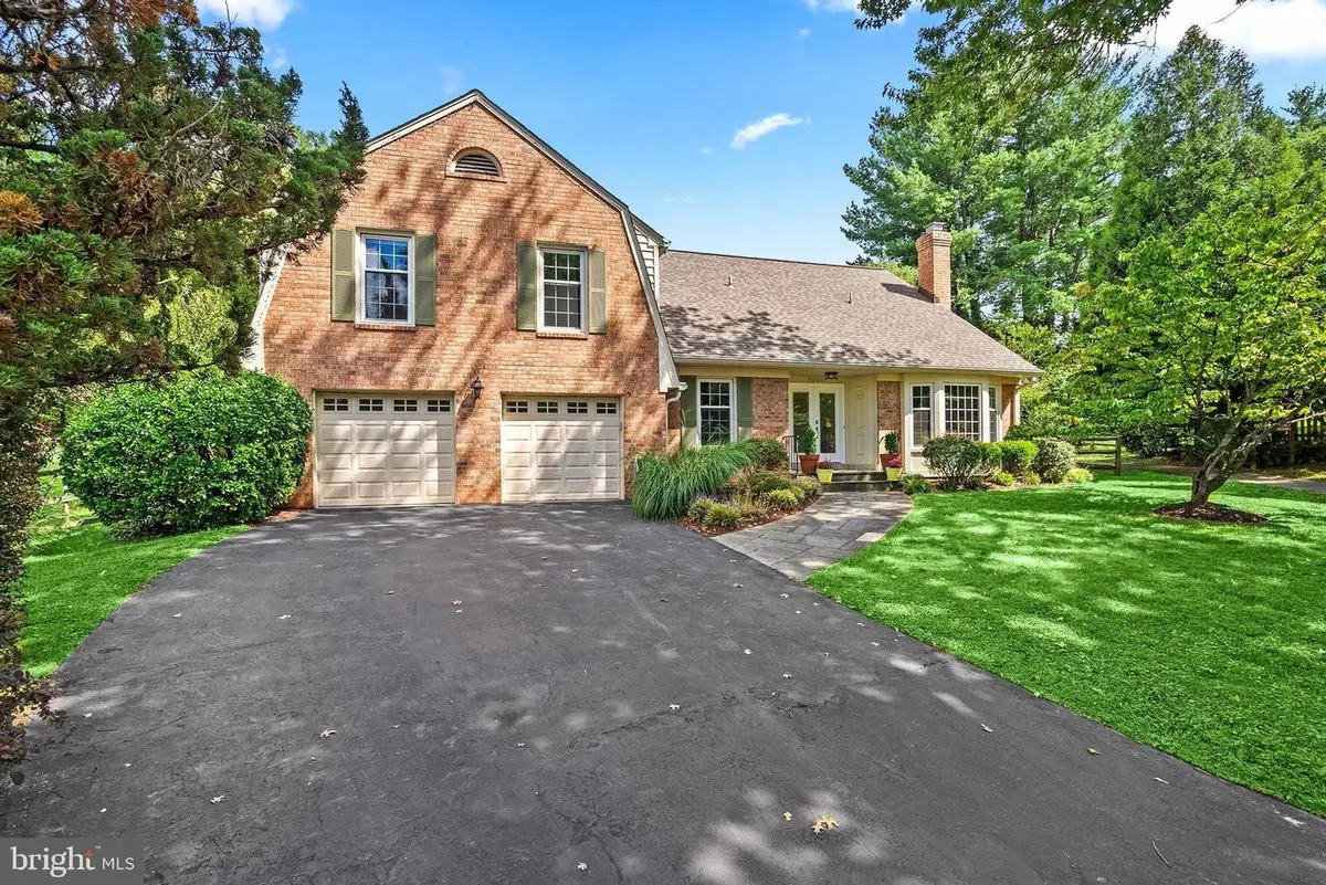 9000 Willow Valley Dr, Potomac, MD 20854 - #1