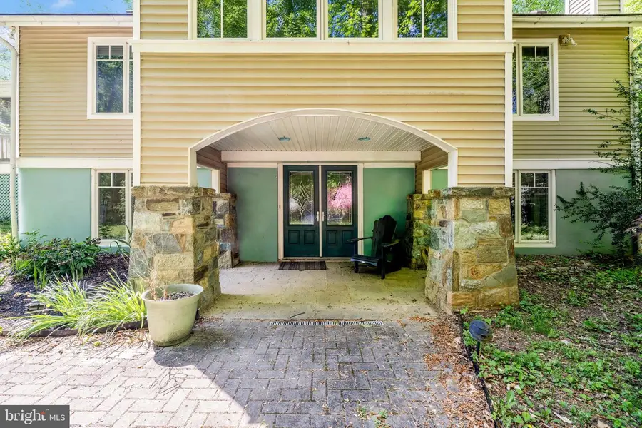 9328 Garden Ct, Potomac, MD 20854 - #2