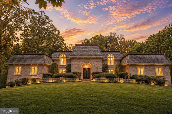 8800 Clewerwall Dr, BETHESDA, MD 20817