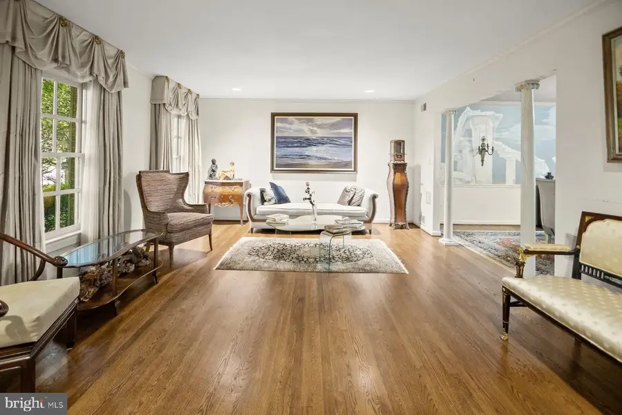 6605 Kenhill Rd, Bethesda, MD 20817 - #2