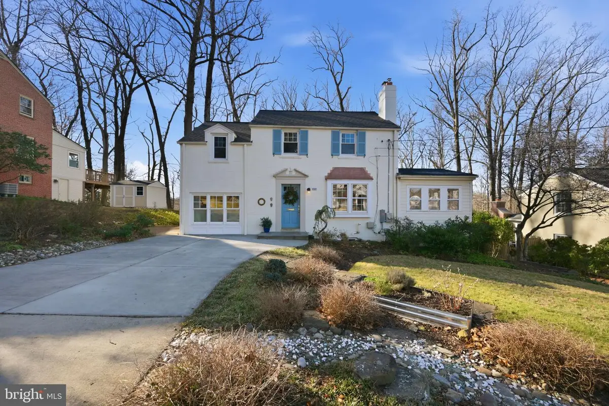 9634 Parkwood Dr, Bethesda, MD 20814 - #1