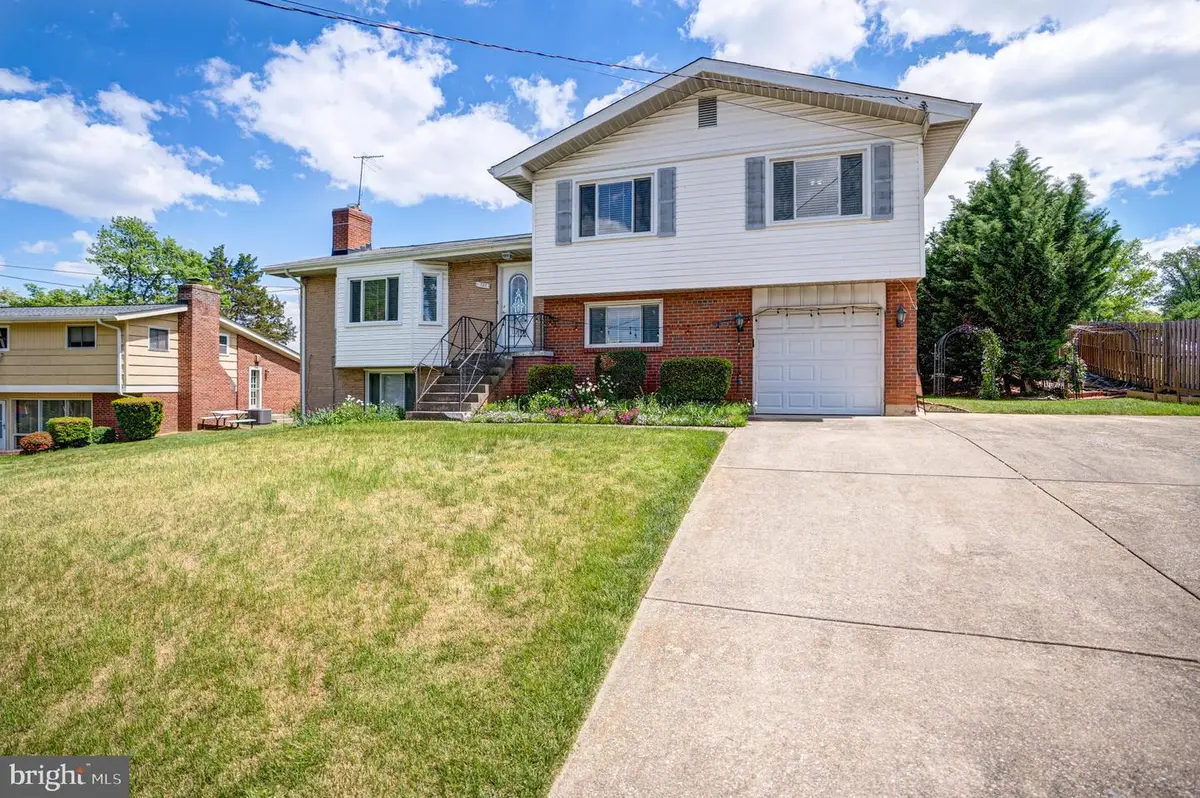907 Tracy Dr, Silver Spring, MD 20904 - #1