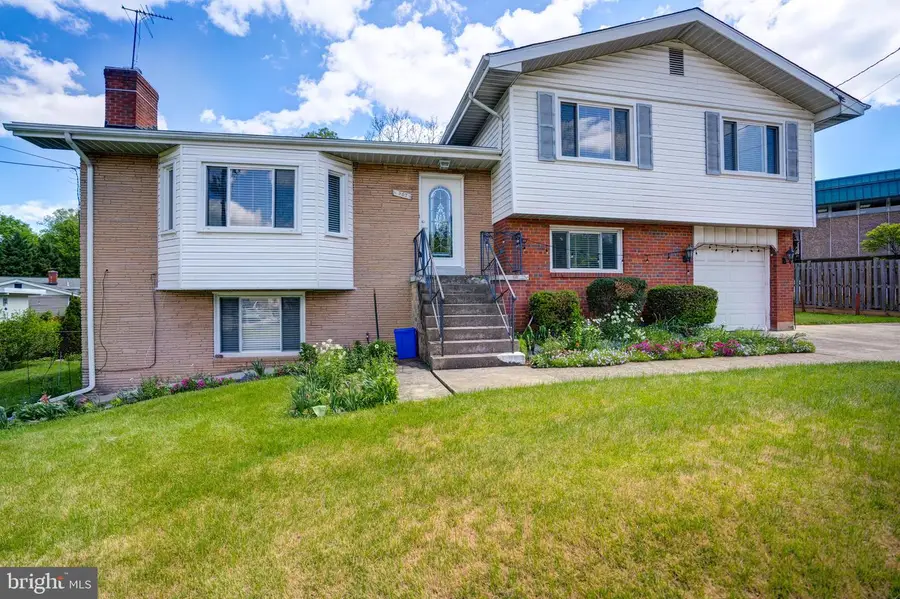 907 Tracy Dr, Silver Spring, MD 20904 - #2