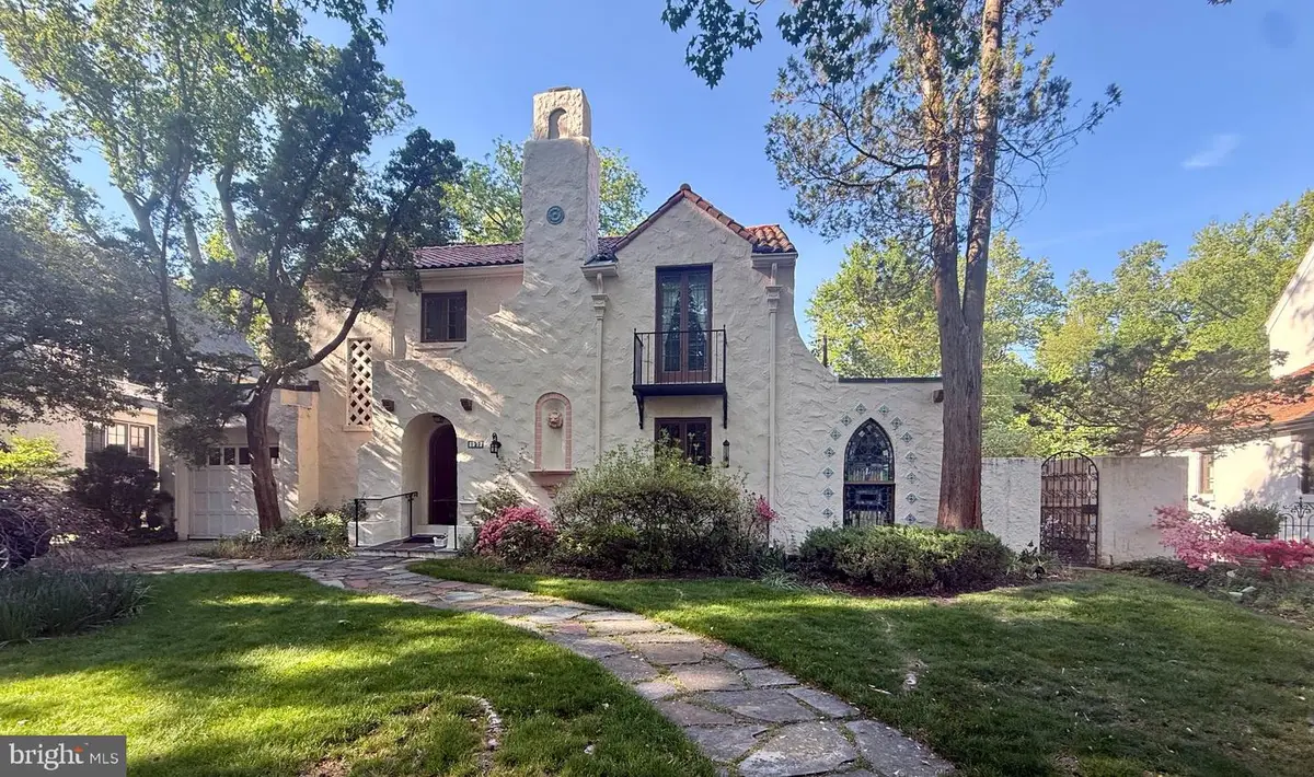 127 Hesketh St, Chevy Chase, MD 20815 - #1