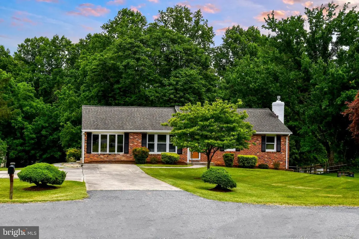 24909 Woodfield School Rd, Gaithersburg, MD 20882 - #1