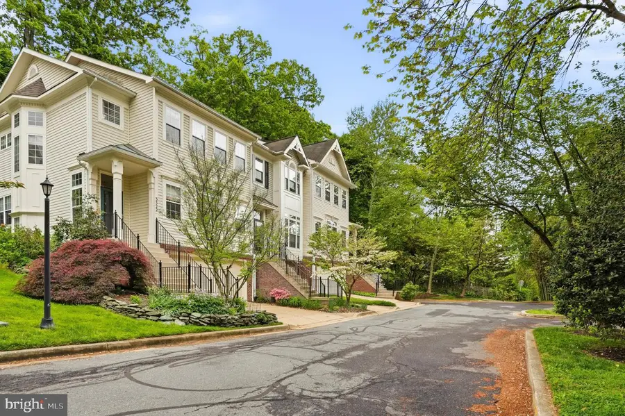 3326 Mills Crossing Pl, Kensington, MD 20895 - #2