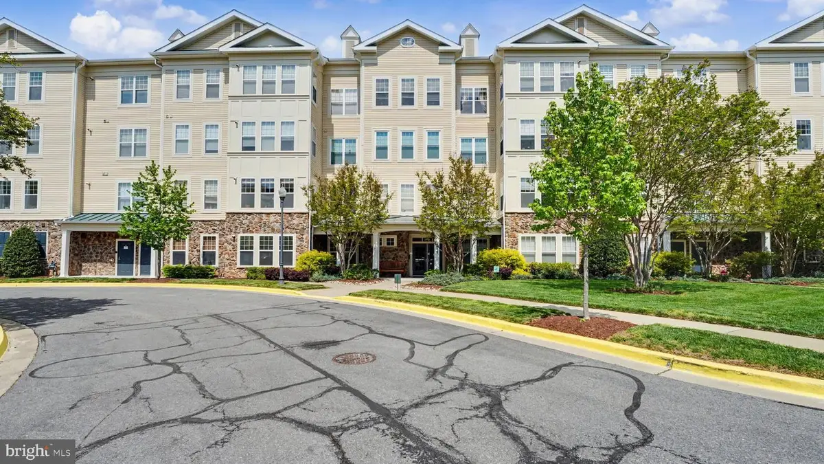 311 High Gables Dr #106, Gaithersburg, MD 20878 - #1