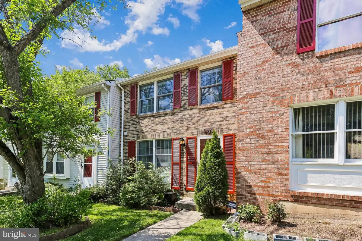 19928 Buhrstone Dr, Gaithersburg, MD 20886 - #1