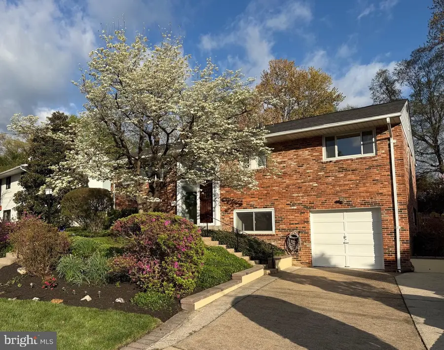 6017 Cheshire Dr, Bethesda, MD 20814 - #2