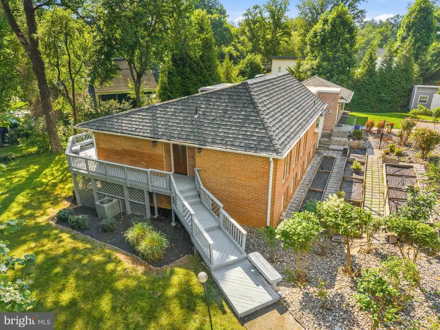 9416 Holbrook Ln, Rockville, MD 20854 - #2