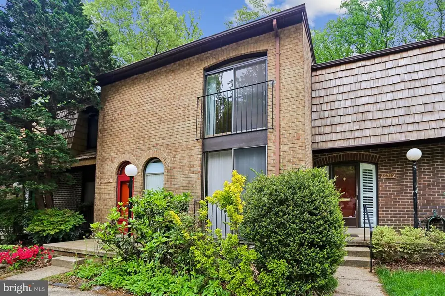 10721 Deborah Dr, Rockville, MD 20854 - #2