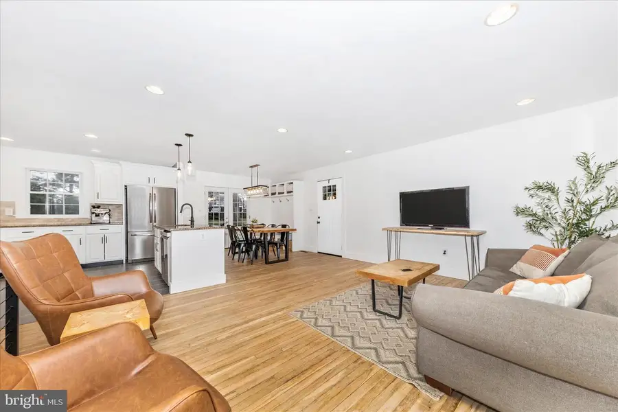 28513 Woodview Dr, Damascus, MD 20872 - #3