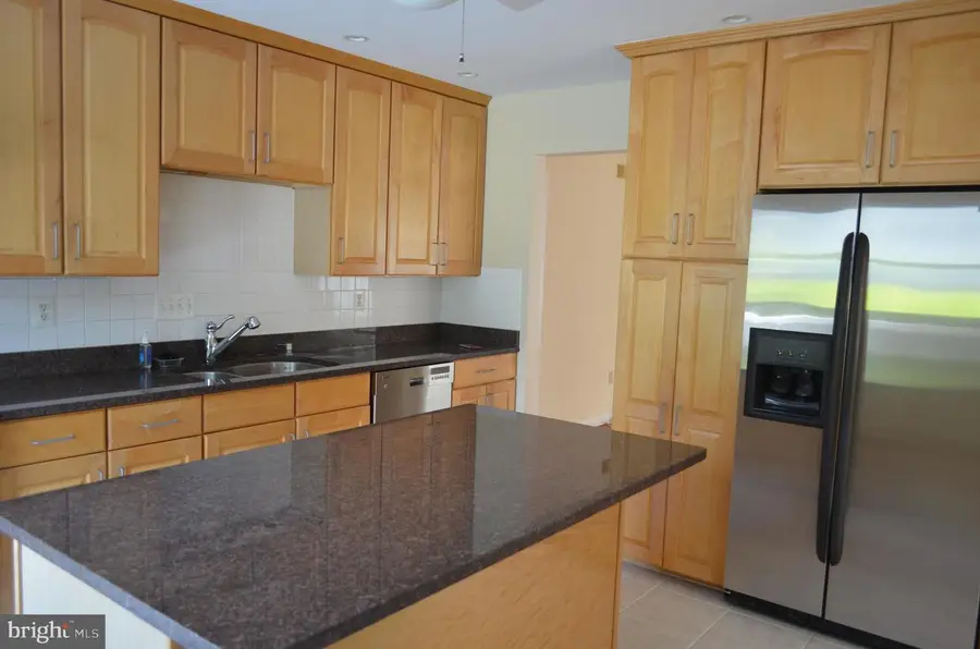 2884 Glenora Ln, Rockville, MD 20850 - #3