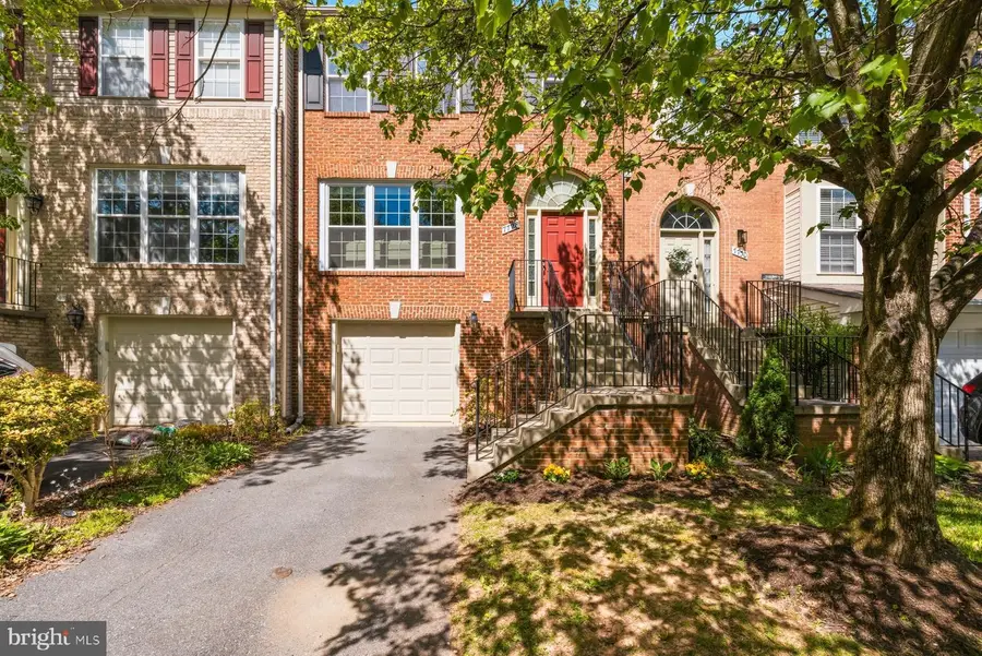 7728 Heritage Farm Dr, Gaithersburg, MD 20886 - #2